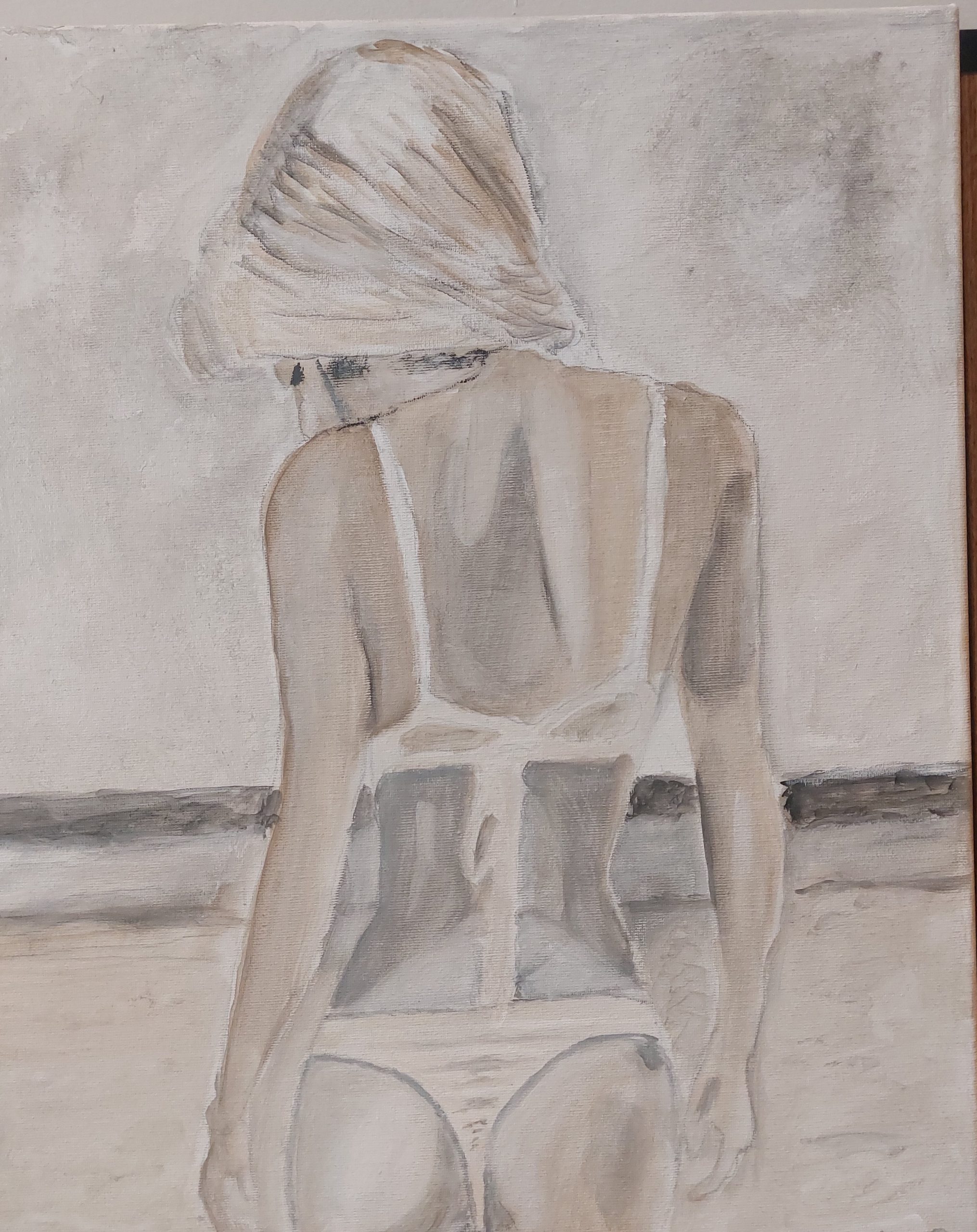 Olieverfschilderij 20260529_102925.jpg met een subtiele voorstelling van een vrouw in bikini op een strand, uitgevoerd in zachte sepia- en grijstinten.